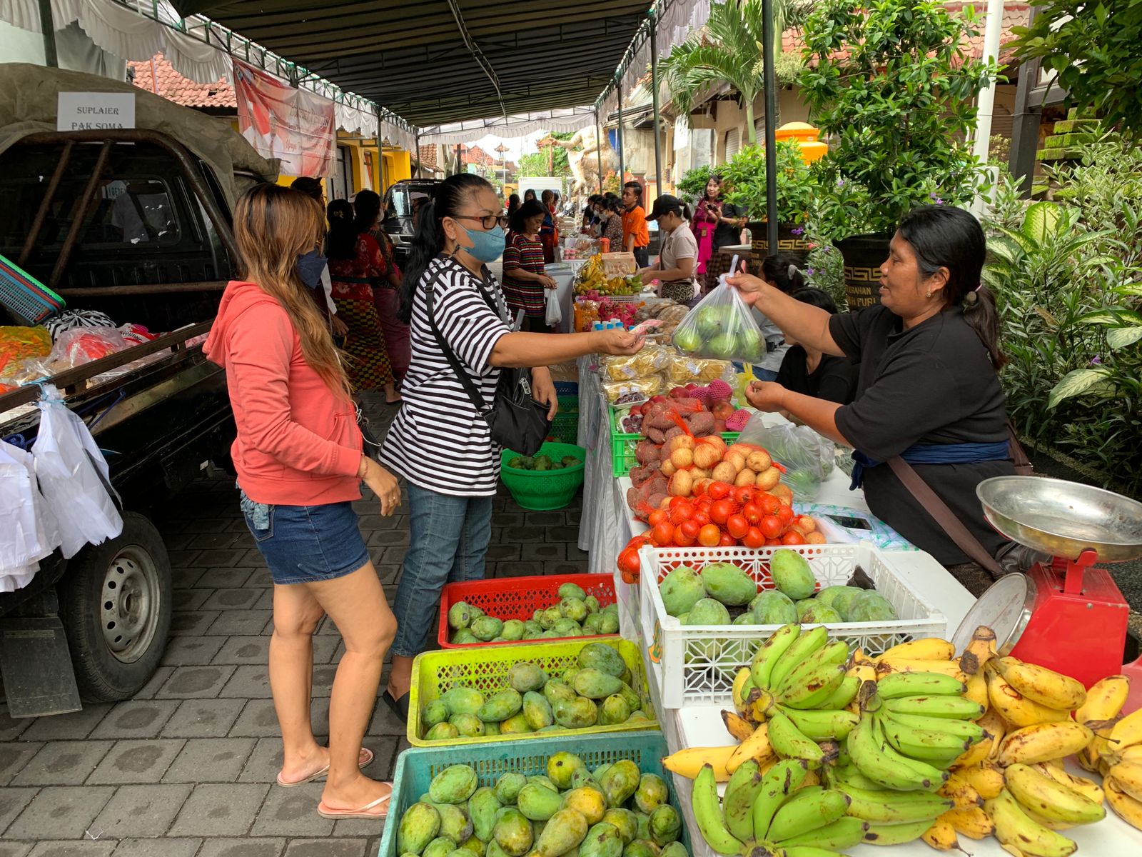 Pasar Murah di Banjar Pekambingan Kelurahan Dauh Puri