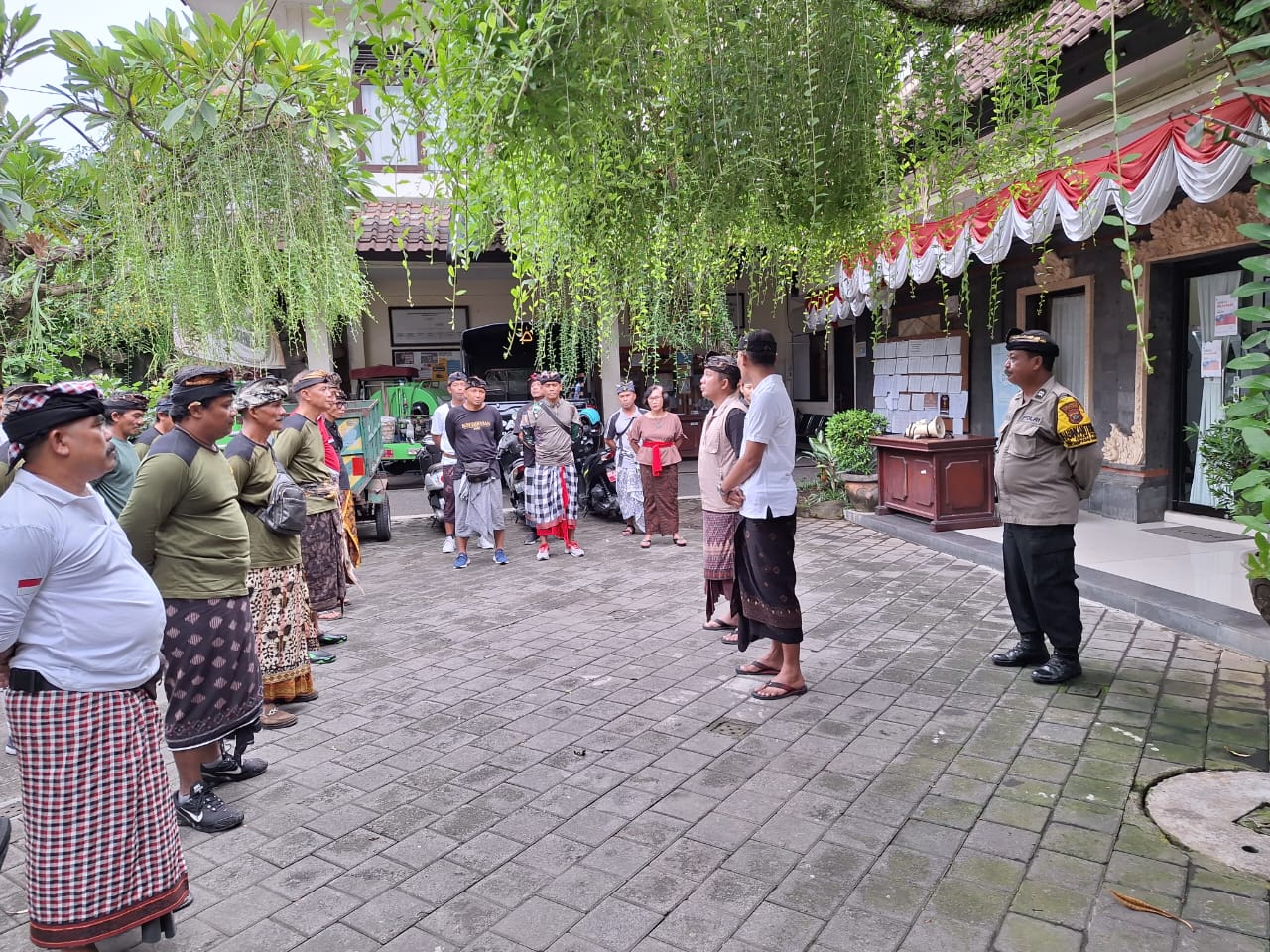 Pelaksanaan Pengamanan Malam Pengerupukan di Wilayah Kelurahan Dauh Puri