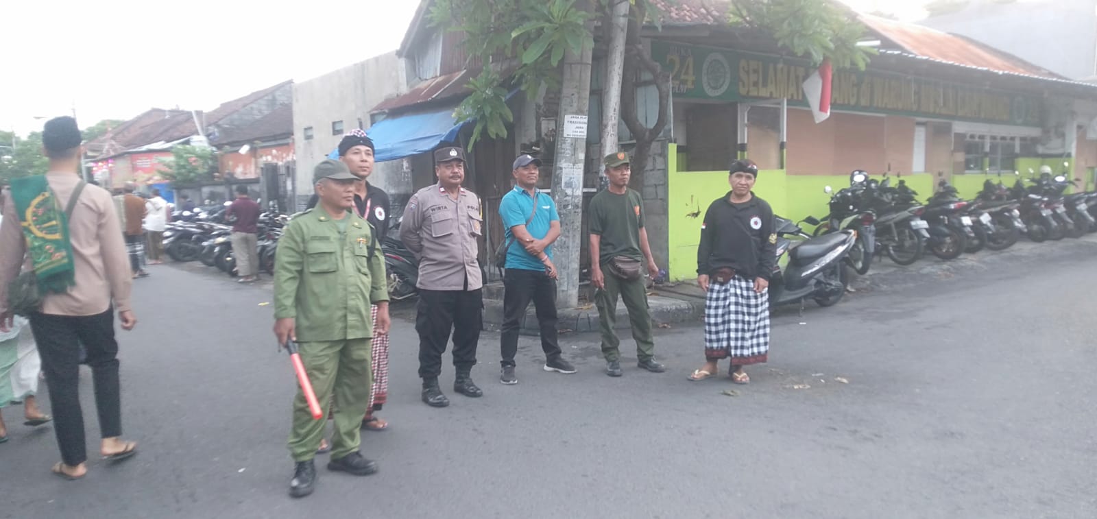 Pelaksanaan Pengamanan Sholat Ied di Masjid Suci Kelurahan Dauh Puri