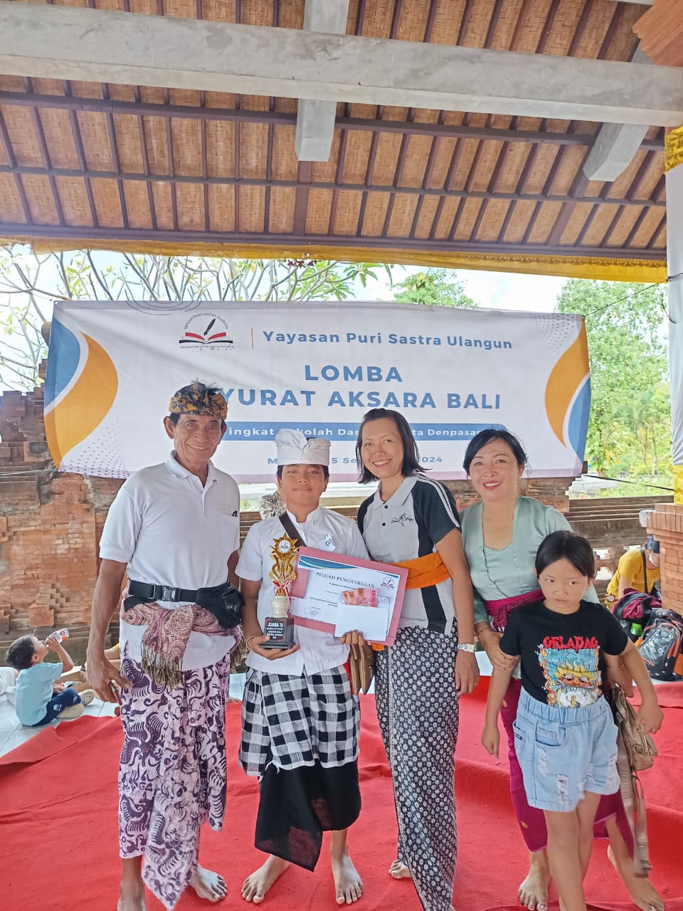 Kelurahan Dauh Puri Berhasil Meraih Juara III Dalam Lomba Nyurat Aksara Bali Tingkat Sekolah Dasar Kota Denpasar
