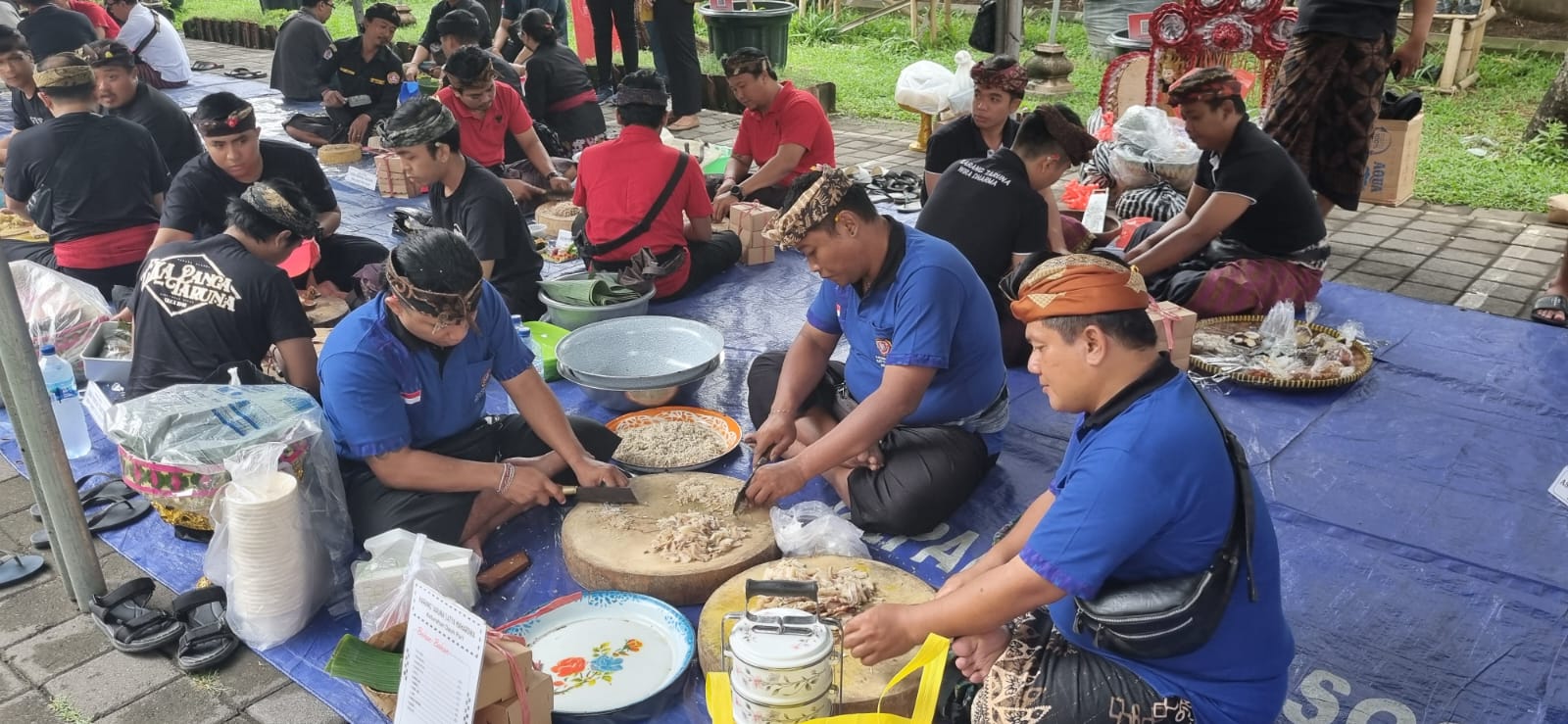 LOMBA NGELAWAR DI KECAMATAN DENPASAR BARAT DALAM RANGKA PELAKSANAAN BULAN BUNG KARNO VI