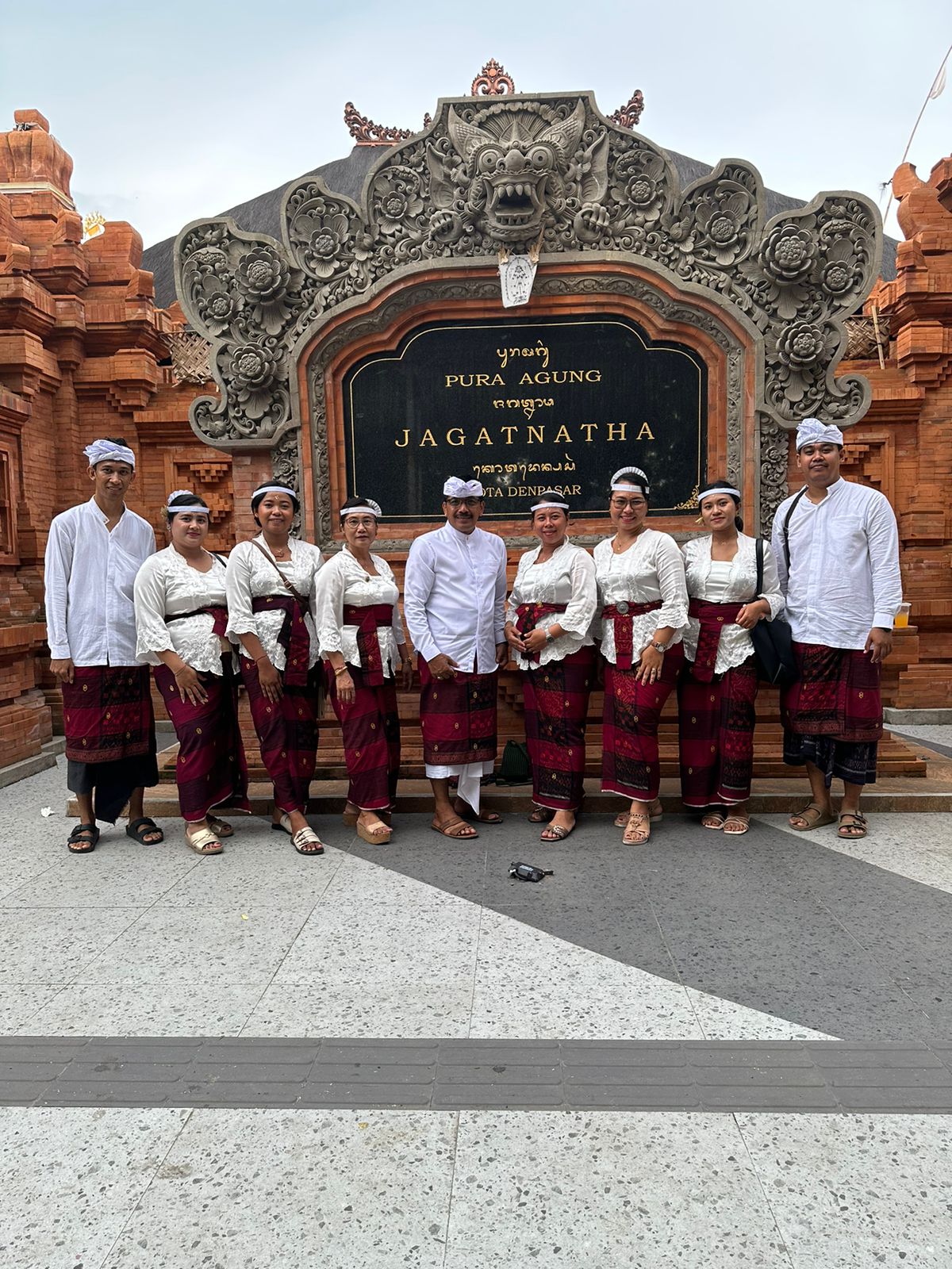 Pelaksanaan Bhakti Penganyar Serangkaian Karya Padususan Agung dan Ngenteg Linggih di Pura Agung Jagatnatha Denpasar