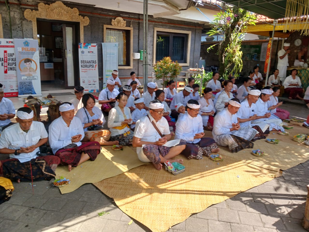 PIODALAN PURNAMA KEDASA DI KANTOR LURAH DAUH PURI