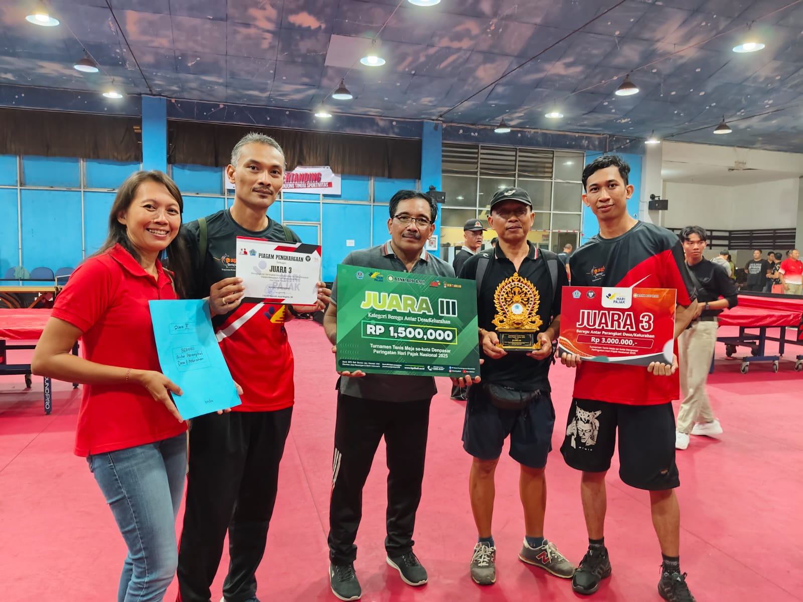 Kelurahan Dauh Puri Raih Juara 3 Turnamen Tenis Meja se-Kota Denpasar dalam Rangka Hari Pajak Nasional 2025